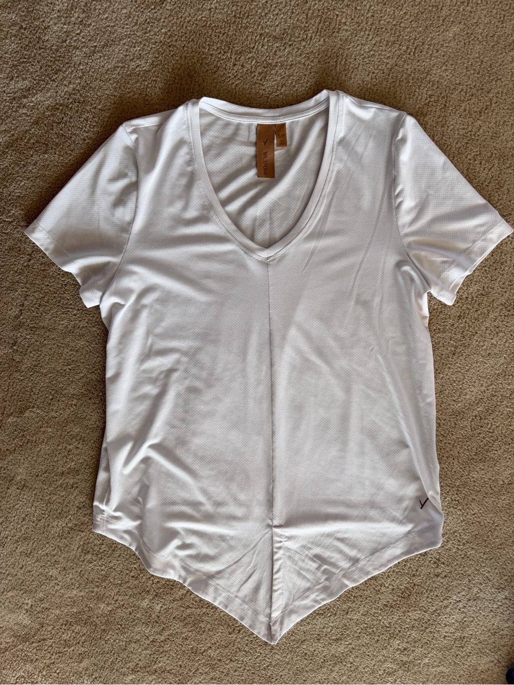 INDYEVA White V-Neck Short Sleeve Pointed Hem Top